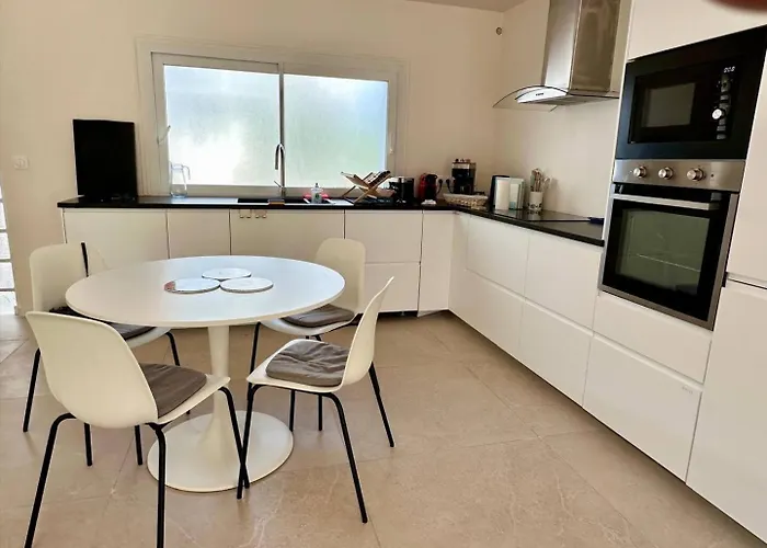 Ferienhaus La Cabanne, 4 Pers, Centre, 50m Plage, Clim Royan